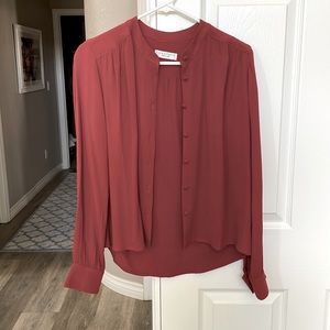 Flynn skye button up shirt in maroon xs